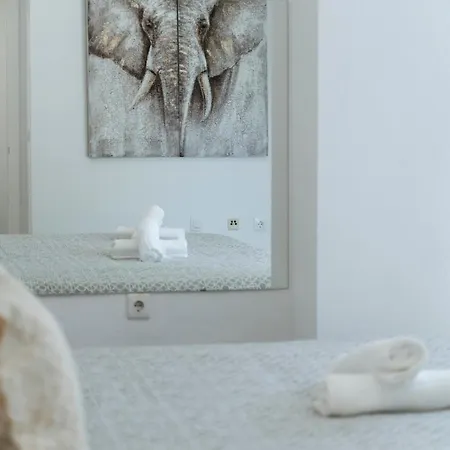 Tropical Chic In San Pedro - San Marino Iii