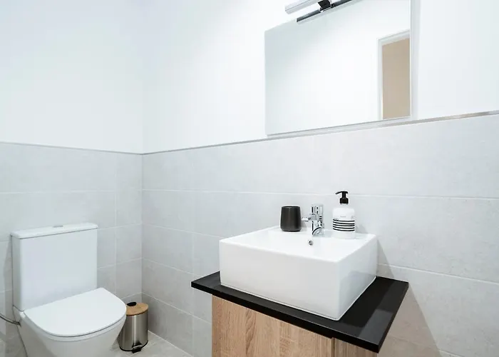 Tropical Chic In San Pedro - San Marino Iii