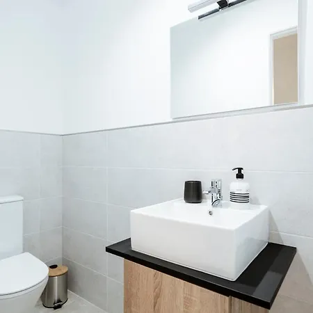 Tropical Chic In San Pedro - San Marino Iii